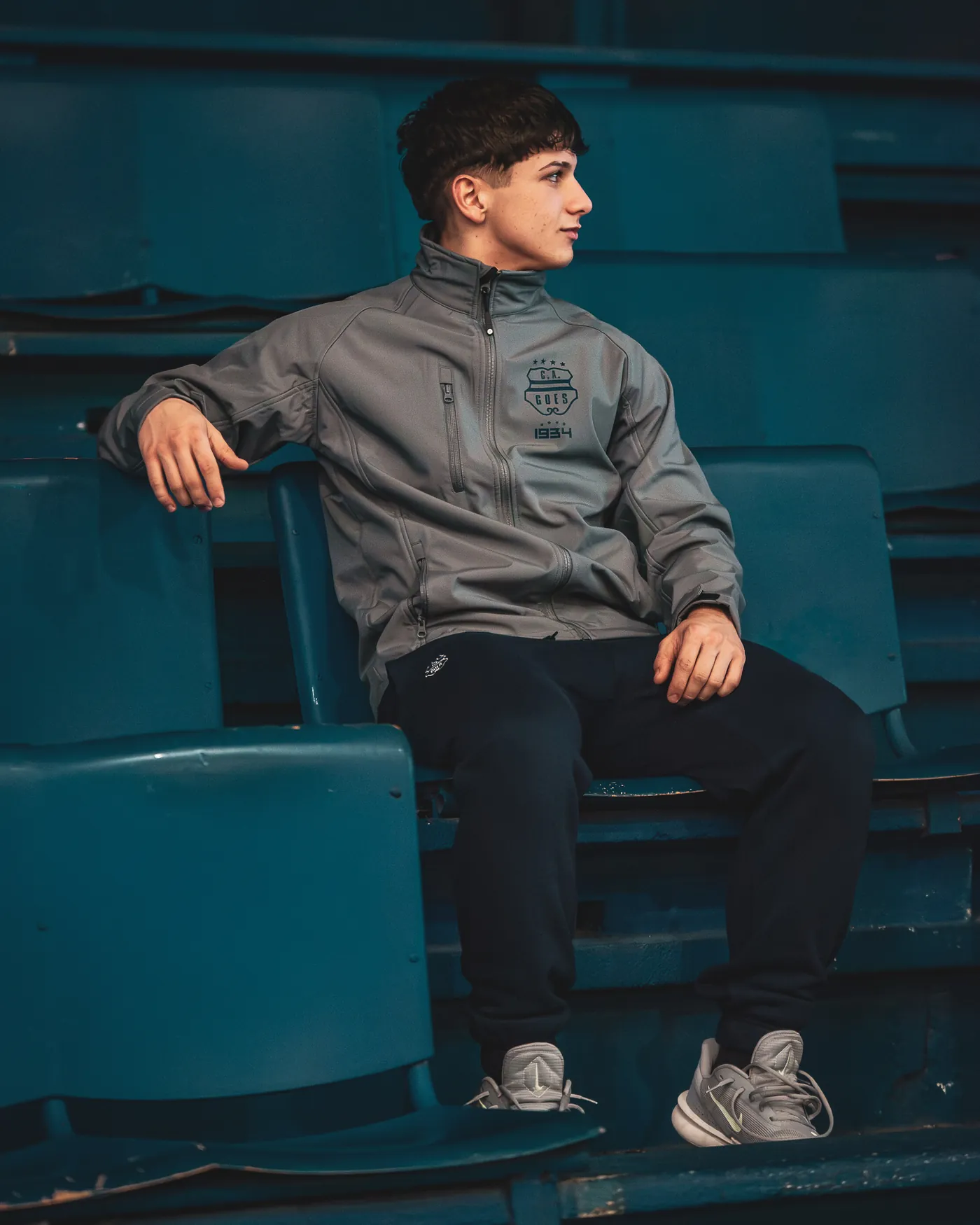 campera de neopreno gris